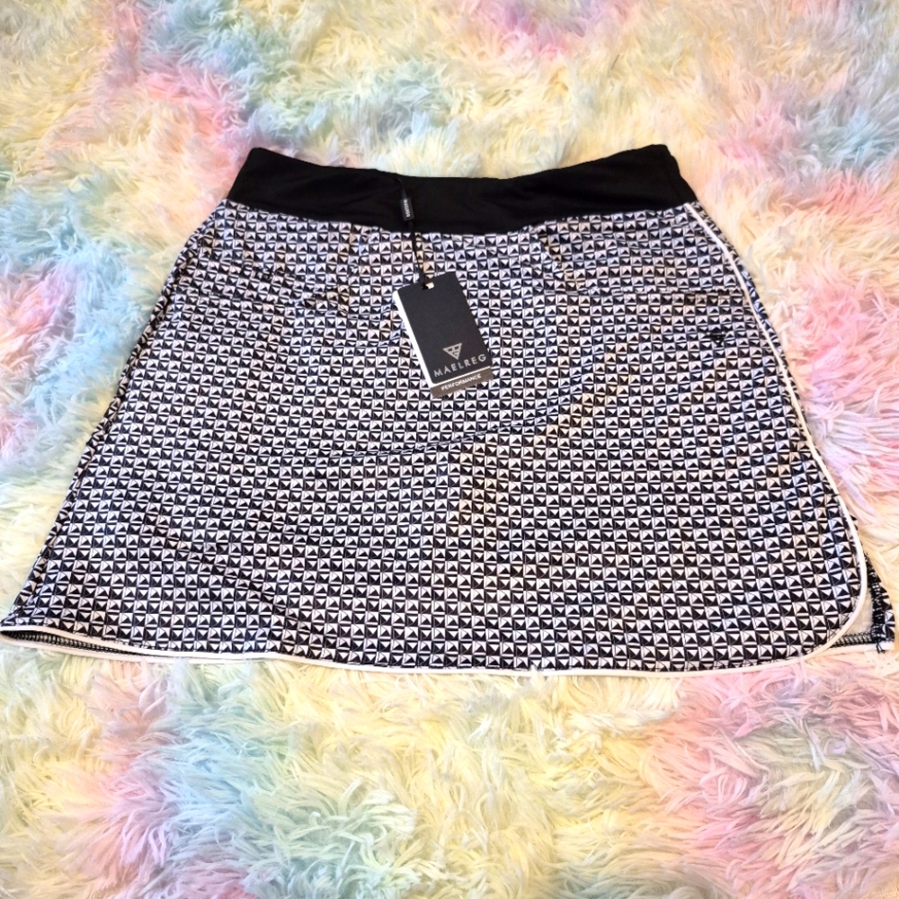 MAELREG Performance Althetic Black & White Mini Skort Size Small